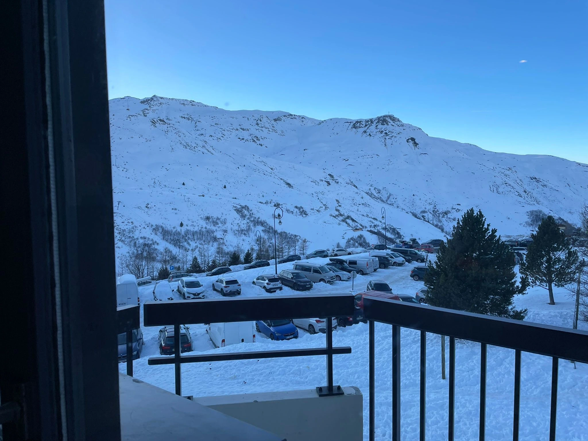 Balkon met winterzicht